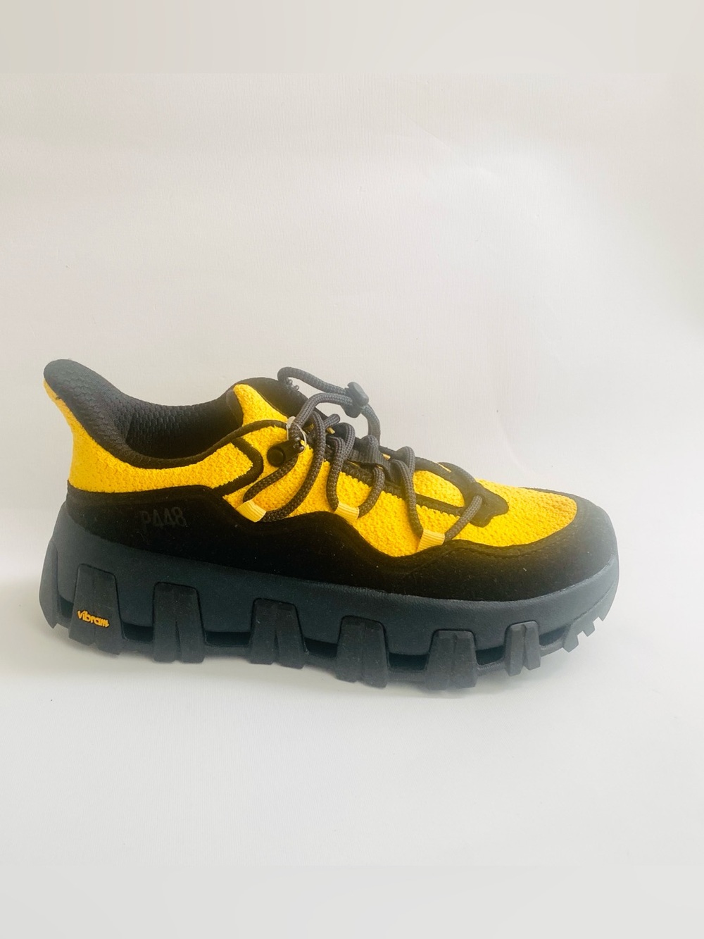 P448 Monalea Vibrum hiking athletic shoes black yellow